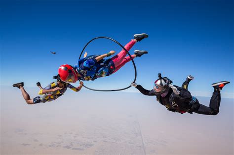 how many people die skydiving|why do people skydive.
